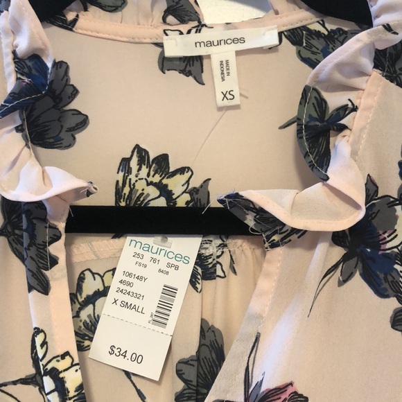 Beautiful Blouse - Picture 3 of 5